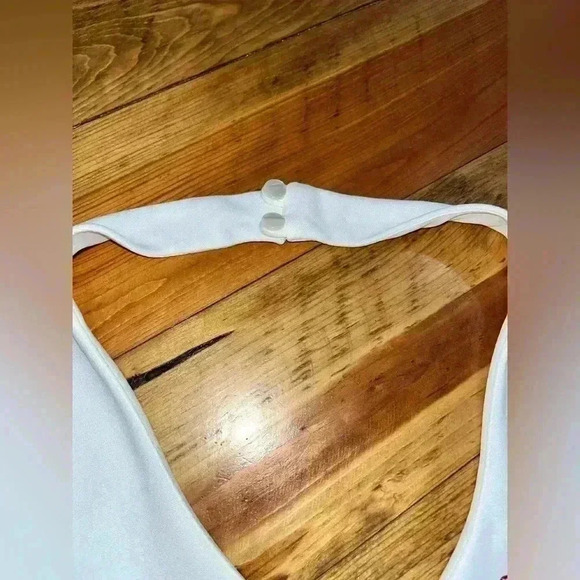 BlueBlush white embroidered Appliqué Halter mini dress floral, stretchy, - Picture 4 of 8